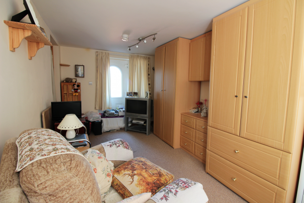 Annex Living Ro...