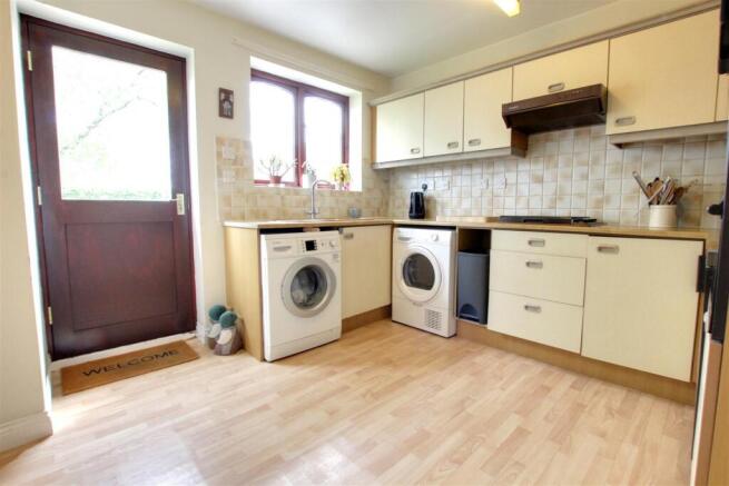2 bed Detached Bungalow for sale Image 7