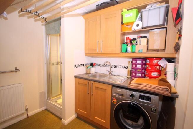UTILITY/SHOWER ROOM