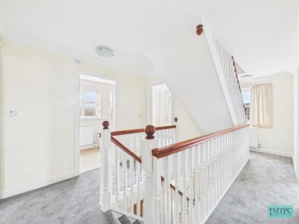 5 bed Detached to rent Image 9