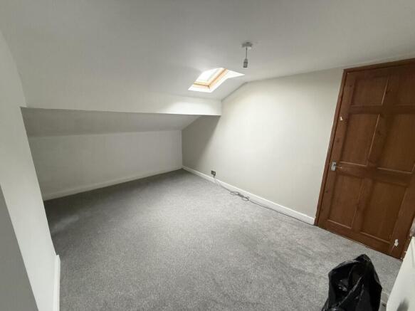 3 bed Terraced for sale Image 11