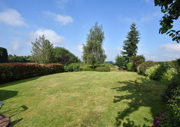 22 Kinver Drive_003.jpg