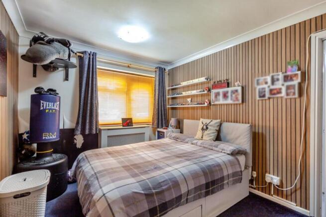 Bed2.jpg
