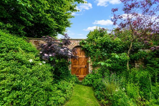 Gate to secret garden 