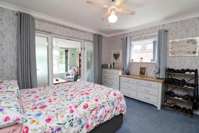 2 bed Detached Bungalow for sale Image 12