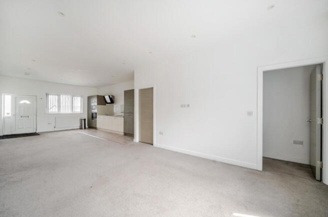3 bed Flat for sale Image 8