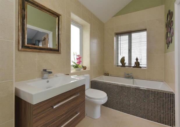 EN SUITE