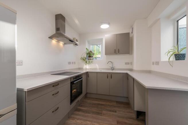 Image 5 - Kitchen.jpg