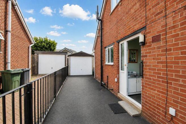 3 bed Semi-Detached Bungalow for sale Image 12