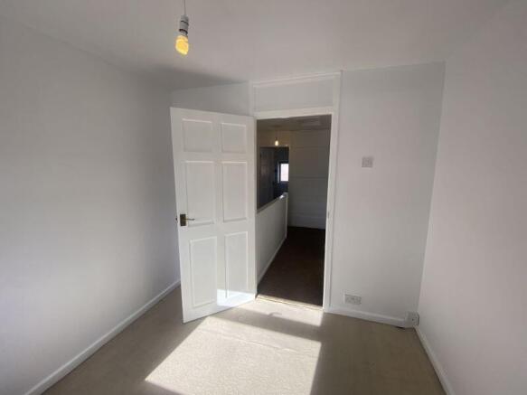 3 bed Semi-Detached to rent Image 9