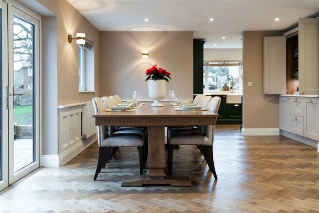 Dining Room-7.jpg