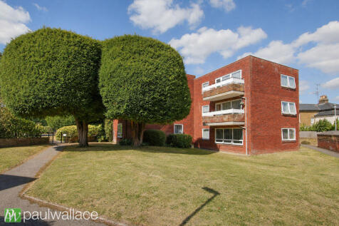 Lansdowne Court, Broxbourne | Spacious Ground Floor Apartment | Moments from Station