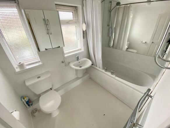 3 bed Semi-Detached to rent Image 7