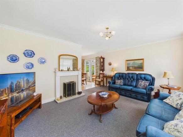 2 bed Detached Bungalow for sale Image 5