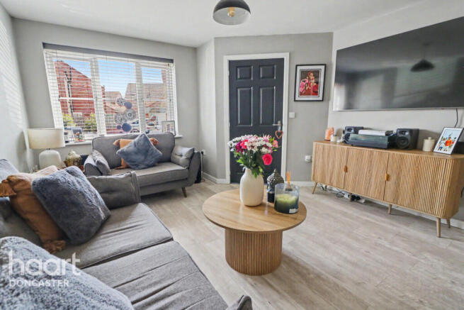 3 bed Semi-Detached for sale Image 6