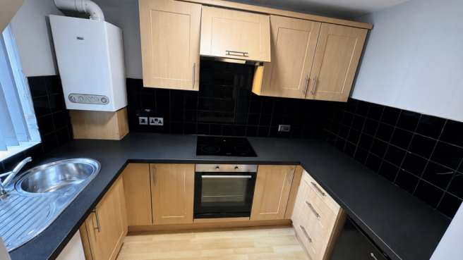 2 bed Apartment to rent Image 5