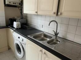 9, 20 St James House, Bedford Road, Guildford GU1 4SJ