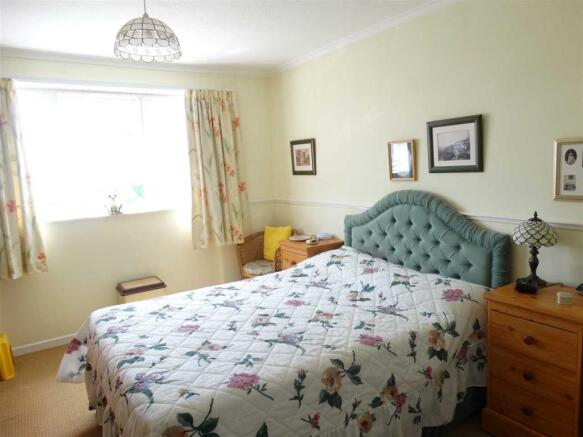 BEDROOM 2