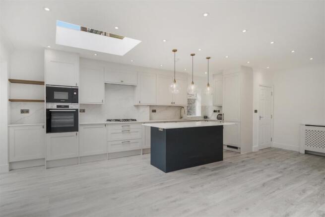885 Harrow Road - mFJTWM3WWhFNbUcdP7wI.jpg