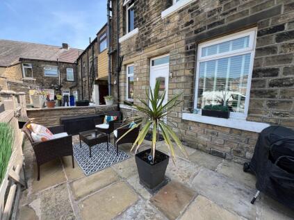 Leymoor Road, Huddersfield, HD3