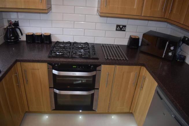 Kitchen3.JPG