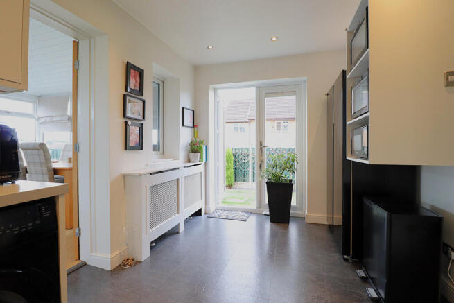 4 bed Semi-Detached for sale Image 7