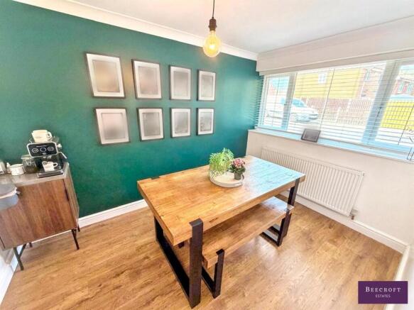 4 bed Detached for sale Image 7