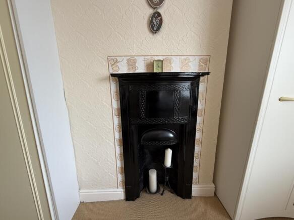 3 bed Semi-Detached for sale Image 11