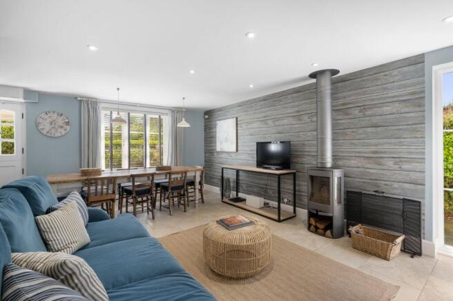 Living Dining Area