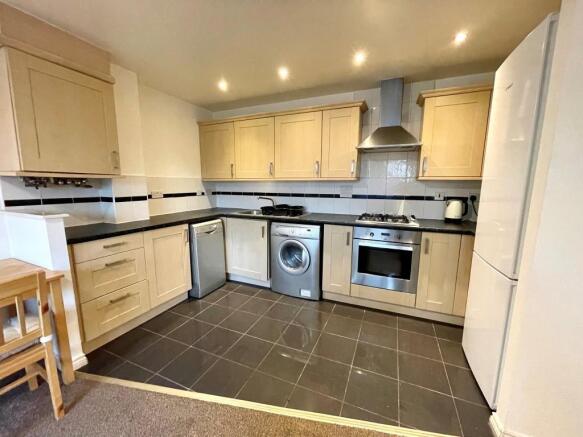 74359_000689290_I...