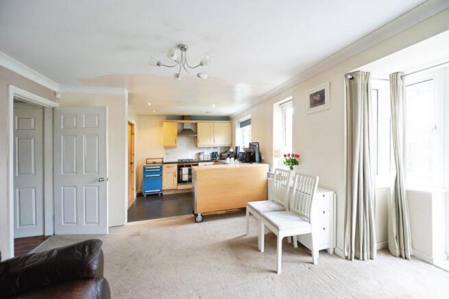 Milnes Court, Bradford, BD6 3PR photo 4
