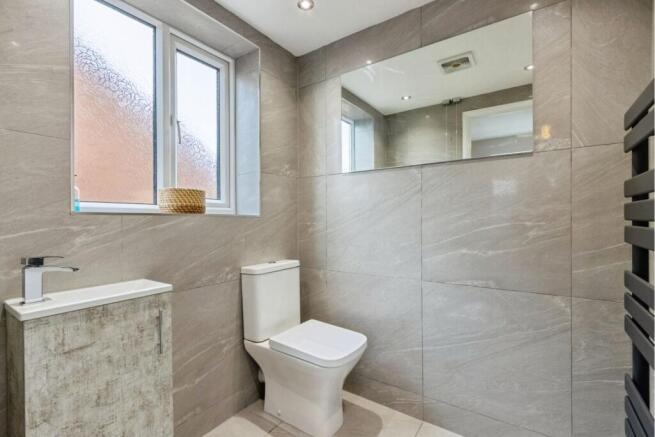 4 bed Detached for sale Image 12