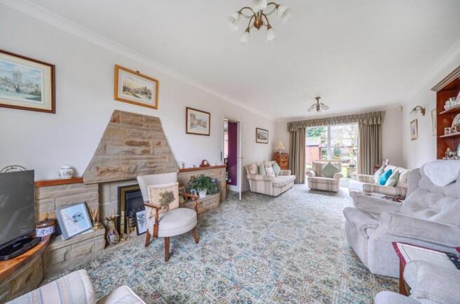 1402649-10-6970ab887d4ba