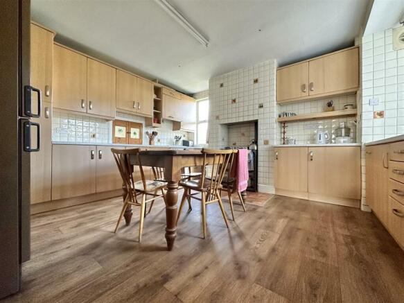Kitchen/Breakfast Room