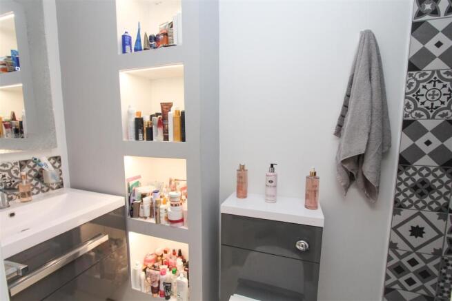 ENSUITE 2.jpg