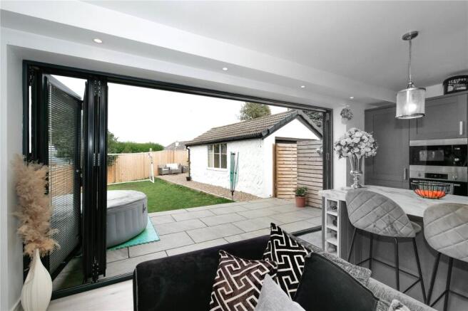 4 bed Semi-Detached for sale Image 7