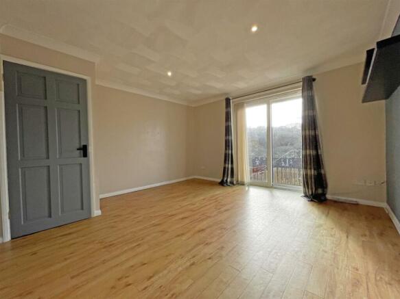 Westbury Close - 68 Lounge 2.jpg