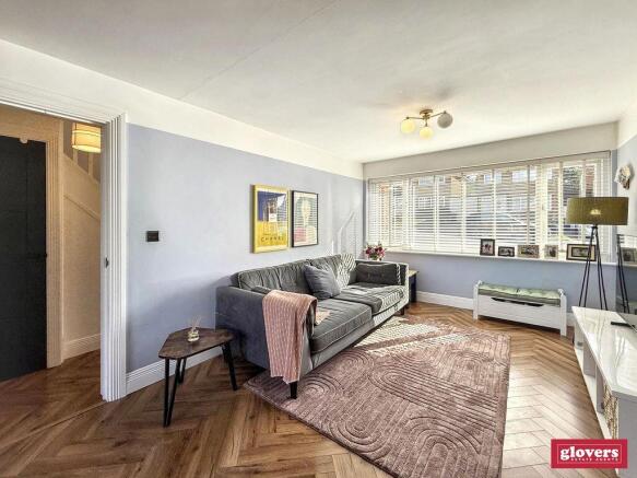 LIVING / DINING ROOM