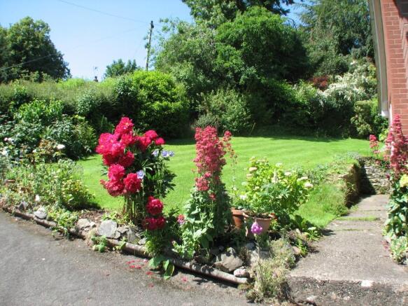 Garden to the Front