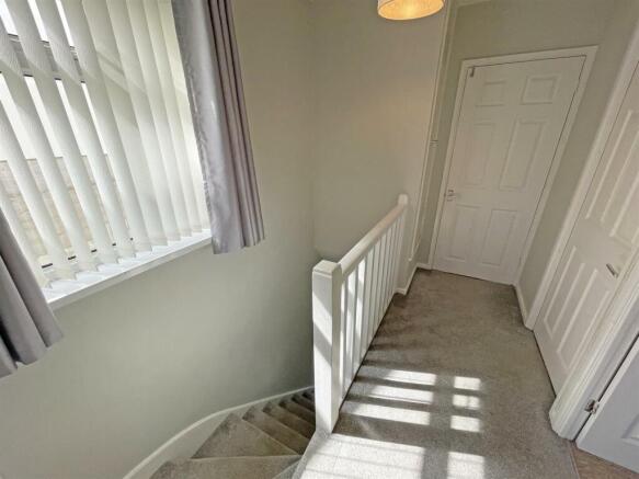 Corfe Avenue 14 - Landing.jpg