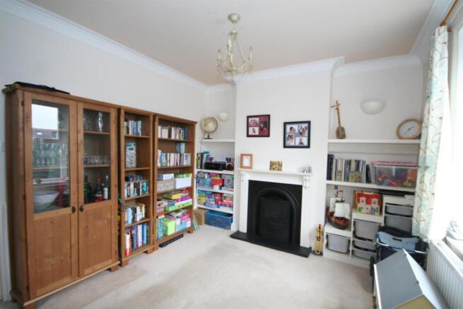 LOUNGE/ PLAYROOM