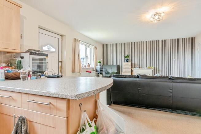 2 bed Flat for sale Image 8