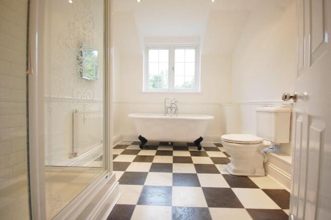 MAIN BATHROOM