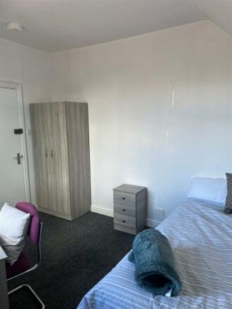 4 bed House Share for sale Image 12