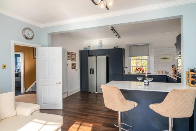 Breakfast bar