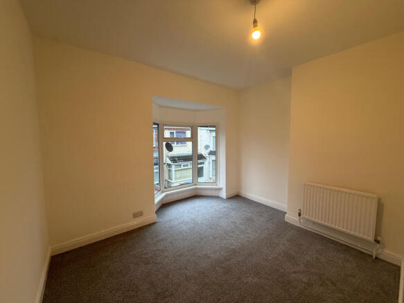 2 bed Terraced to rent Image 7