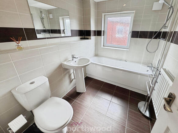 3 bed Semi-Detached to rent Image 11