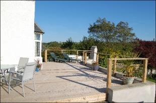 Front sun deck