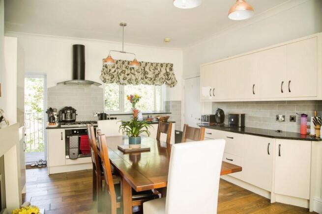 3 bed Detached for sale Image 7