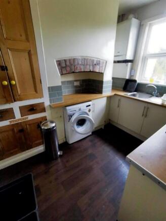 46 Bates kitchen.jpg